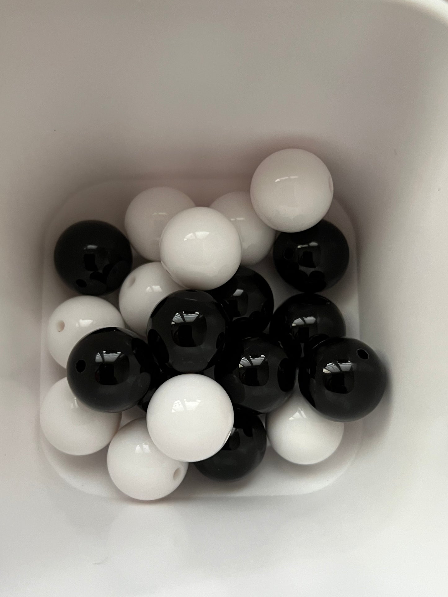 16mm Beads - Glossy Style Beads - Black & White Color Only Bag